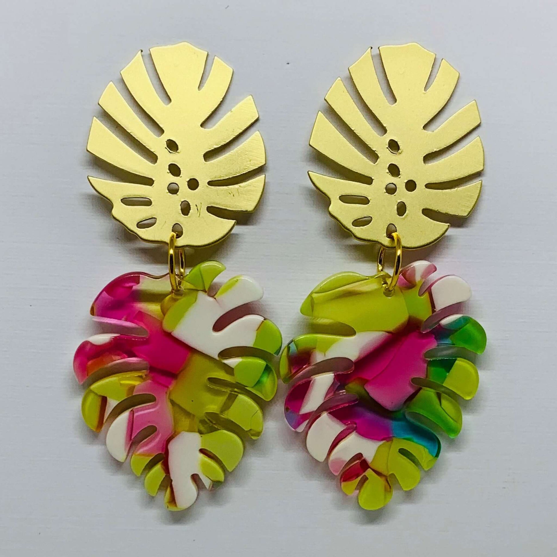 Golden & Pink Tortoiseshell Monstera Drop Earrings - DaisyBloom